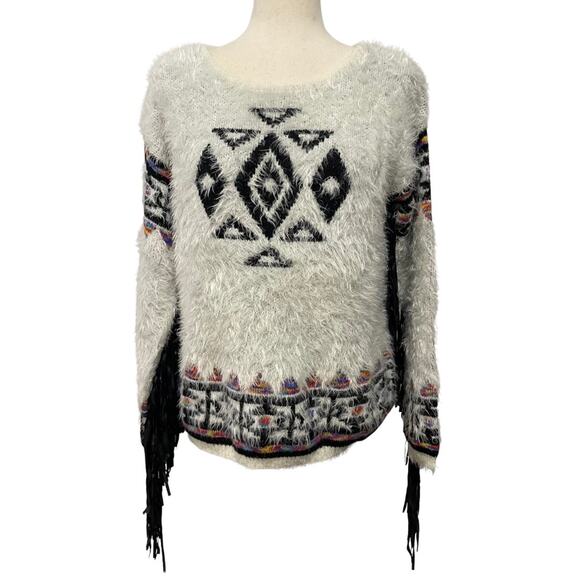 Elan Women's White Aztec Design Fuzzy Eyelash Fringe Sweater Size M - Picture 1 of 14